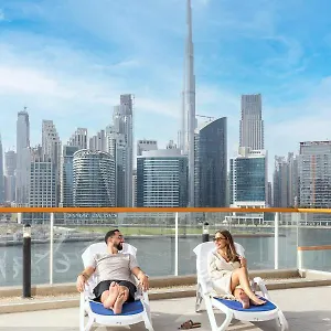 Unlock Waters Edge Appartement Dubaï